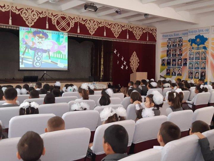 "Жолда жүру ережесін" үйрету мақсатында, біліп жүрсін деген мақсатта бастауыш сынып оқушыларына "Бағдаршам" атты мультфильм көрсетілді.